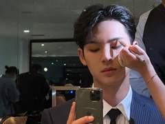 김배우가 왜 그럴까