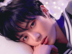 침대에서의 첫 키스