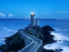 虎死留皮人死留名