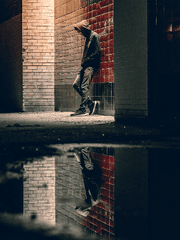 그는 이미 IPS에서 사라졌다