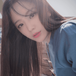 귤젼] 반감기(半減期): 22세기 소녀