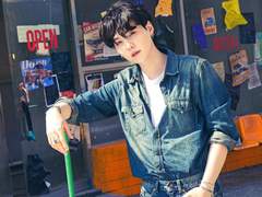 네, 저는 타의로 주 6일 근무를 하고있습니다ㅜㅜ