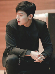 물거품이 될뻔한 인어는 한 남자를 만났다.