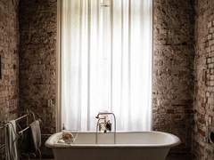 대답은 바라지 않아요.