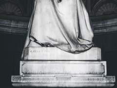 신이 진실로 존재한다면.