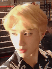 쳐맞기 싫으면 눈 떠