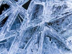 얼음 결정은 하염없이 녹아만 가고