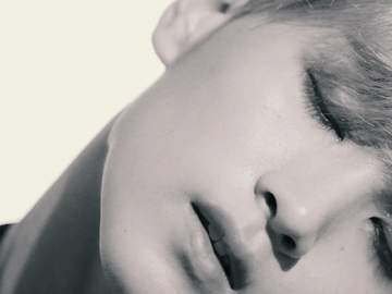 사랑엔 큰 이유가 필요하지 않다 02