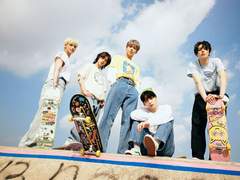 티저 사진 떴다