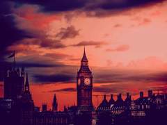 텅 빈 몸에 질문이 찾아오는 자정이 조금 지난 시간이네요