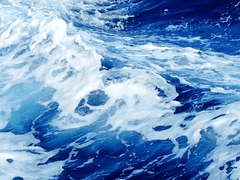 바다에 잠겨 그 무엇도 들리지 않는 이가.