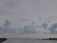 호수 마을의 윤슬