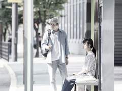 [준솔에이] 버스정류장에서.