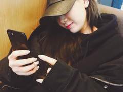 백수 잉여 태연이랑 회사원 미영이 조합으로 동거하는거 보고싶다.