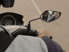 야, 고택일. 니 어제 갖고 간 내 나이키 잠바 내놔라.