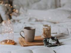 "벌써 축제가 끝났네! 나 다시 보러온거야?"