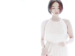 흰 눈처럼 표백되어