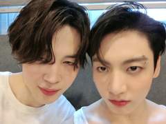 jk생일을 이대로 떠나보낼수업슴..