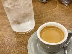 에스프레소와 탄산수