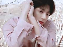 [국민] Strawberries & Cigarettes 5