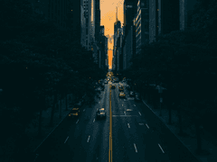 오랜만에 할 일 없이 나왔다가 갑자기 쏟아지는 소나기를 피해 근처에 있는 카페로 들어갔다.