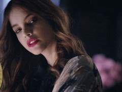 한 번의 입맞춤을 위해 힘없이 떠나보낸 시간들을 기억해본다