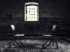 가까이 가지 말라고.