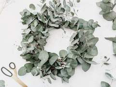 누구보다 사랑과 가장 어울리는 당신에게.