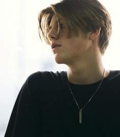 𝑷𝒆𝒓𝒔𝒆𝒖𝒔 𝑭𝒍𝒚𝒏𝒏 𝑨𝒃𝒃𝒐𝒕𝒕