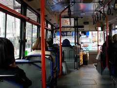 버스 안에서