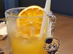 차갑고딱딱한가짜누이