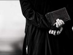 빈 베개를 두면 저승사자가 자고 간다