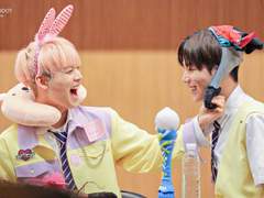 웃기다가 애정의 최상급 감정이래