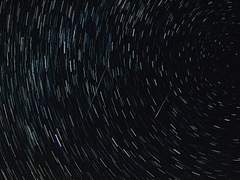 우리는 별에 둘려