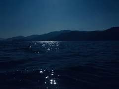 Please hold my hand,