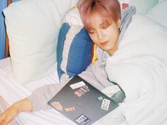 방음이 안되는데 옆방애도 시험기간인가봐