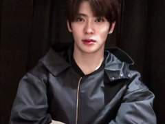 네. 이 사람이 제 남편 인데요.