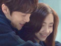 1月. Yellow Daffodils