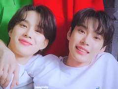 골때리는 삼각관계