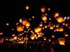 뭘 그렇게 붙잡고 있는 건지