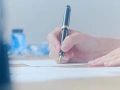 봄 하늘은 본 적도 없을 정도로 푸르러서