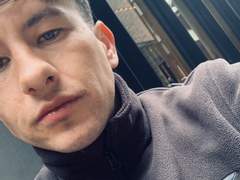 밀어내는 아저씨 x 속상해서 홧김에 소개팅한 나