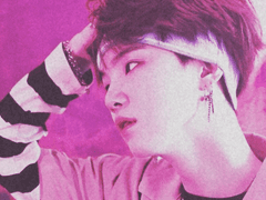 보라색 목각인형