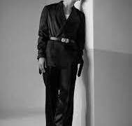 {윤홍}이젠 놀랍지도 않을만큼 부서진 저인데, 살아 움직인다는 게 신기할 따름입니다.