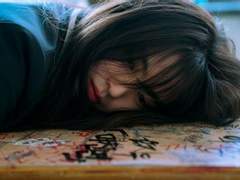 전학 간 학교에서 자꾸 눈에 밟히는 애