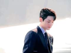 악의 성좌(聖座) . 00