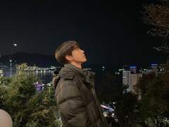 히얼 아이 엠 09