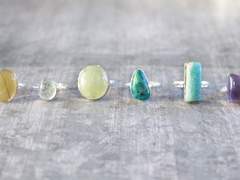 흐르지 못하는 강물을 따라