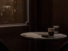 과거는 지나갔고, 미래는 다가오니까.