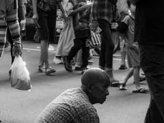 인디언 자켓을 입은 노인